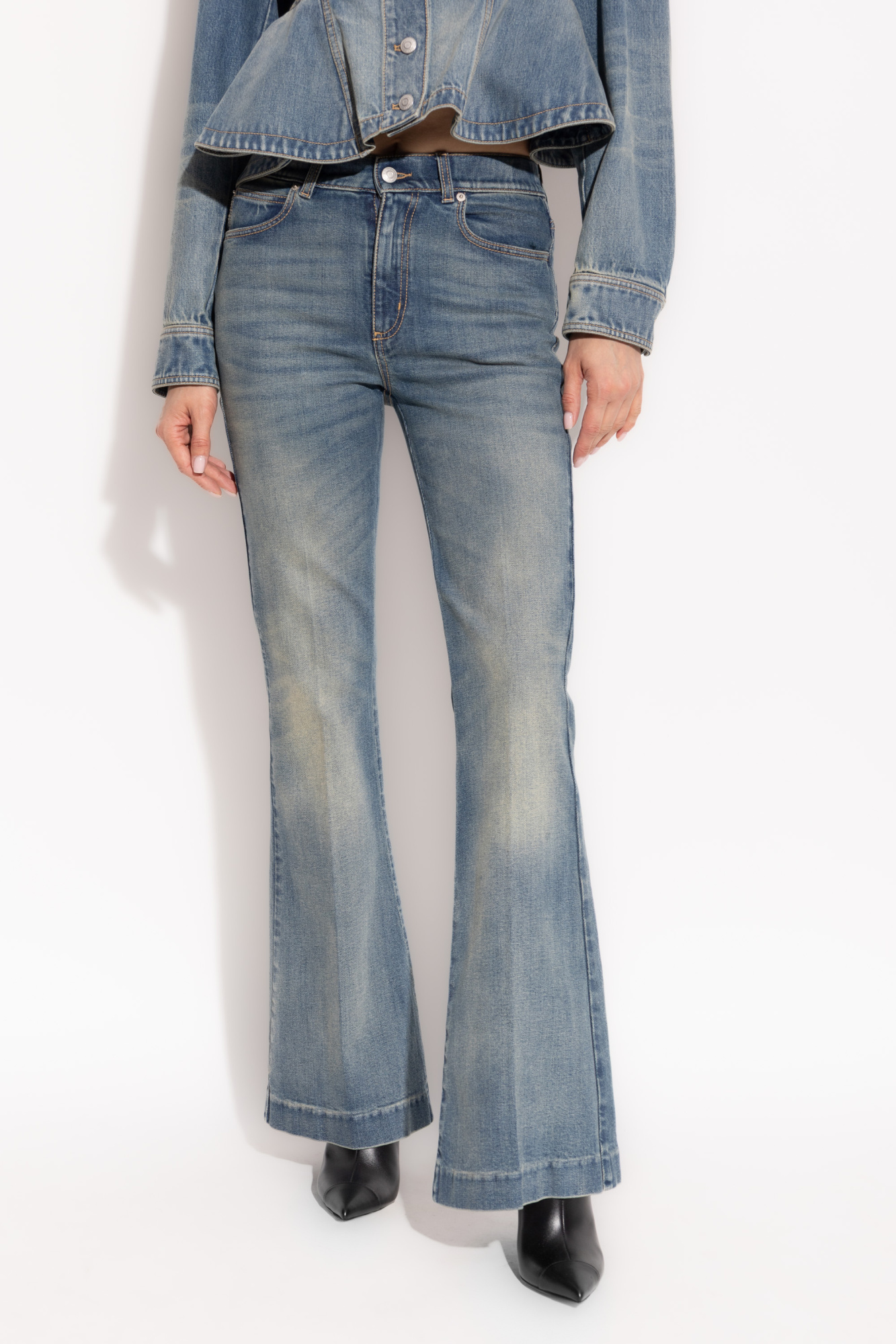 デニム・ジーパン Alexander Mcqueen Flared Leg Jeans 12197157_10376861_600.jpg